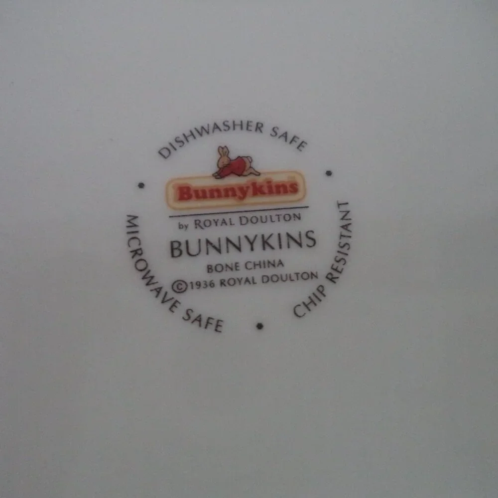 Royal Doulton mint chip